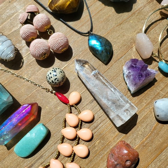 Mystery Crystal Jewelry Box / Necklace / Earrings / Crystal Tower / Palm Stones - Picture 5 of 5